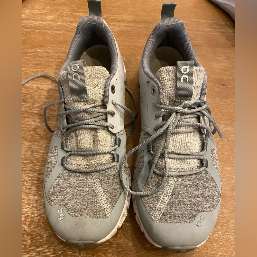 ON Cloud terry size 8